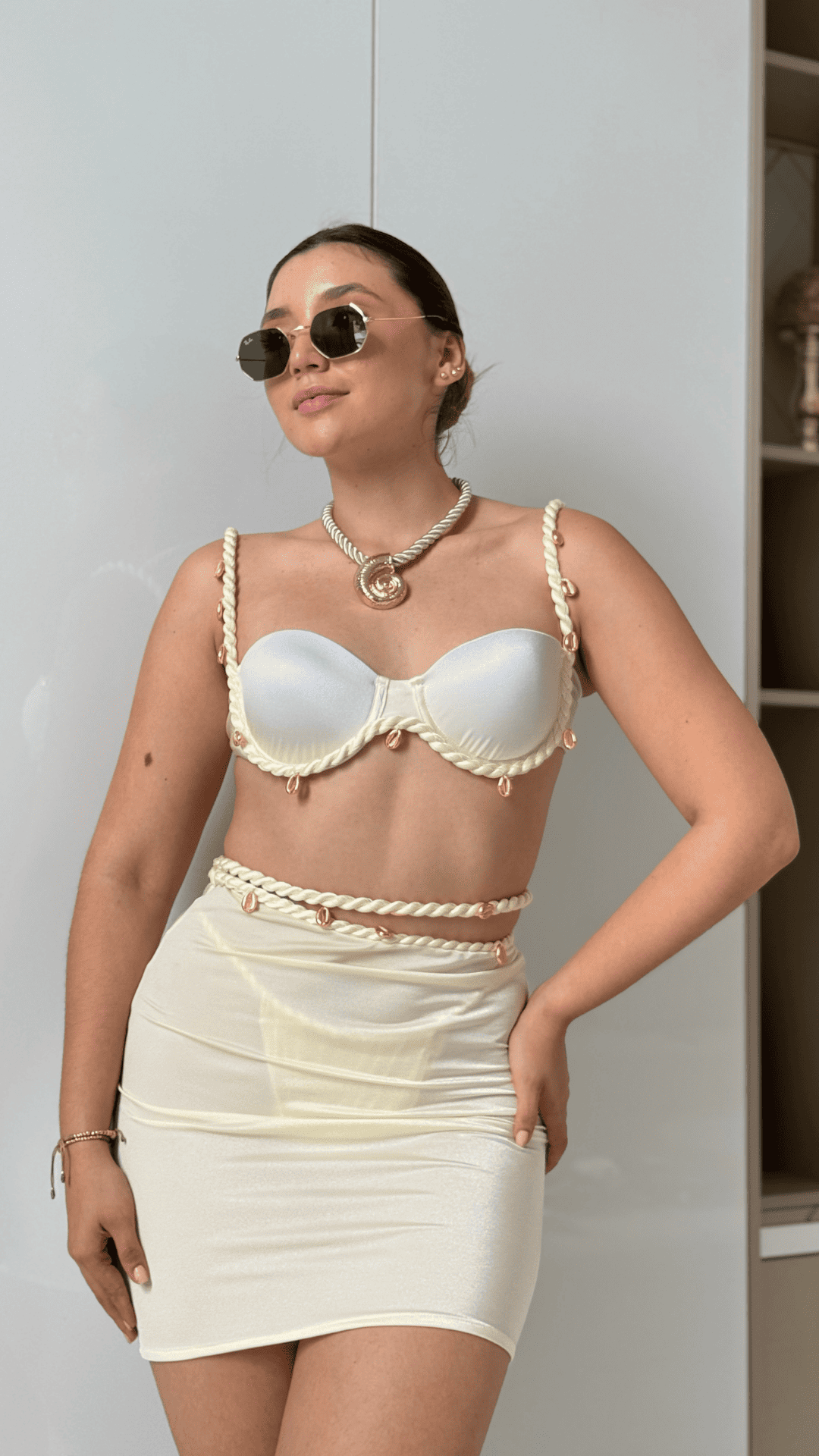 SET DE 3 IVORY CON CONCHITAS Y TRENZADO DECORATIVO